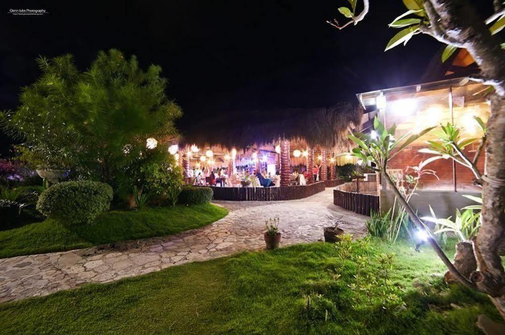 Natures Garden Park Resort And Spa Мактан Экстерьер фото
